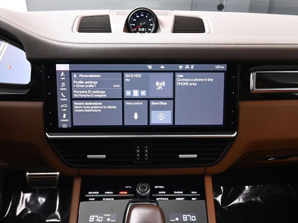 Used 2021 Porsche Cayenne Turbo w/ Premium Package Plus image 35