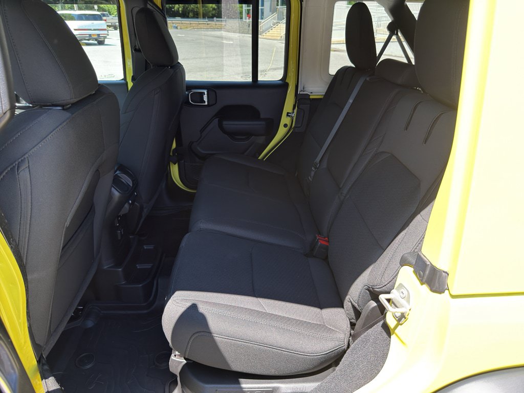 Used 2023 Jeep Wrangler Unlimited w/ Sun & Screen Package AWD/4WD image 9
