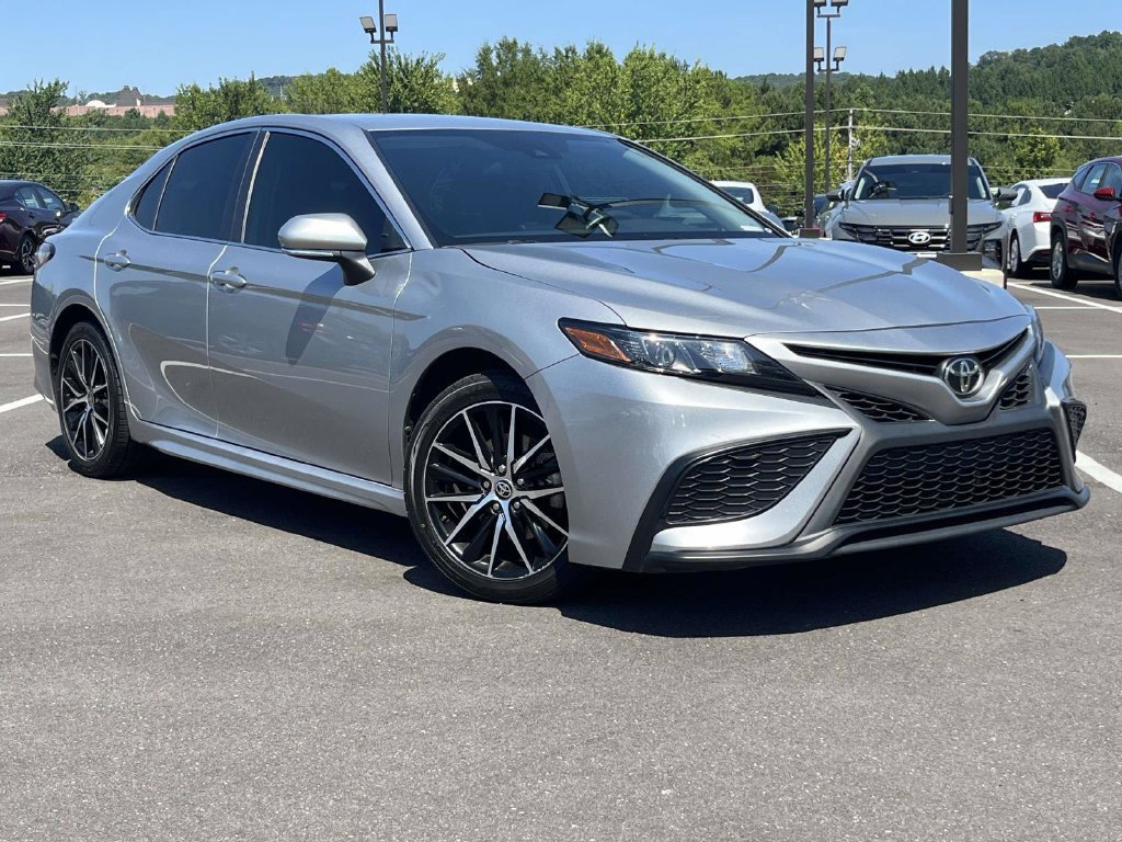 Used 2024 Toyota Camry SE