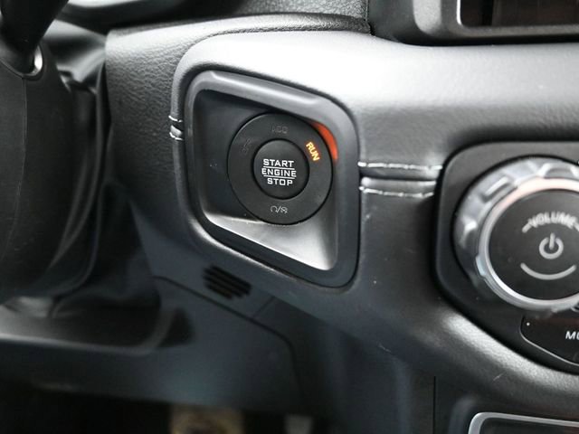 Used 2025 Jeep Wrangler Sahara image 17