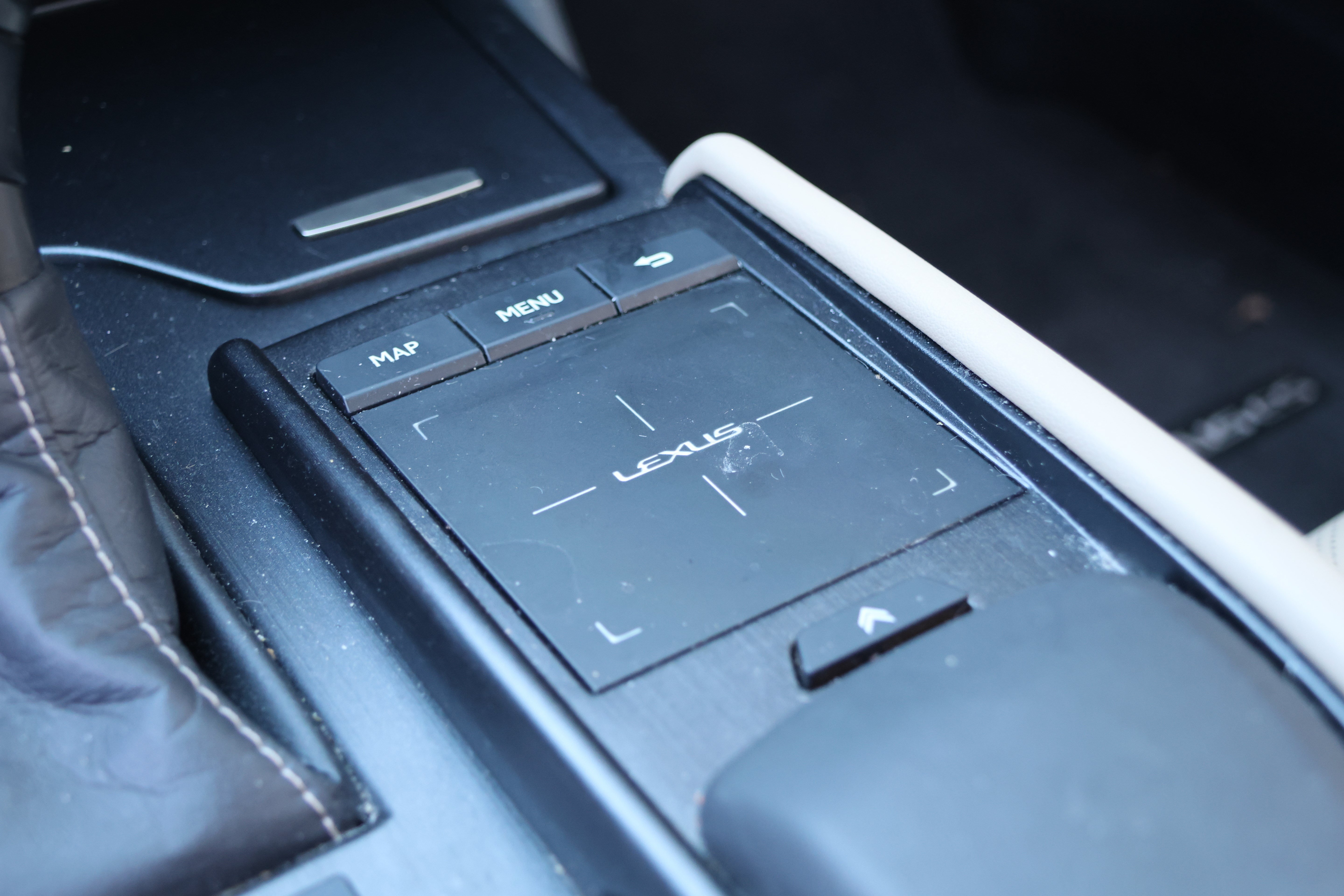 Used 2020 Lexus ES 300h w/ Premium Package FWD image 24
