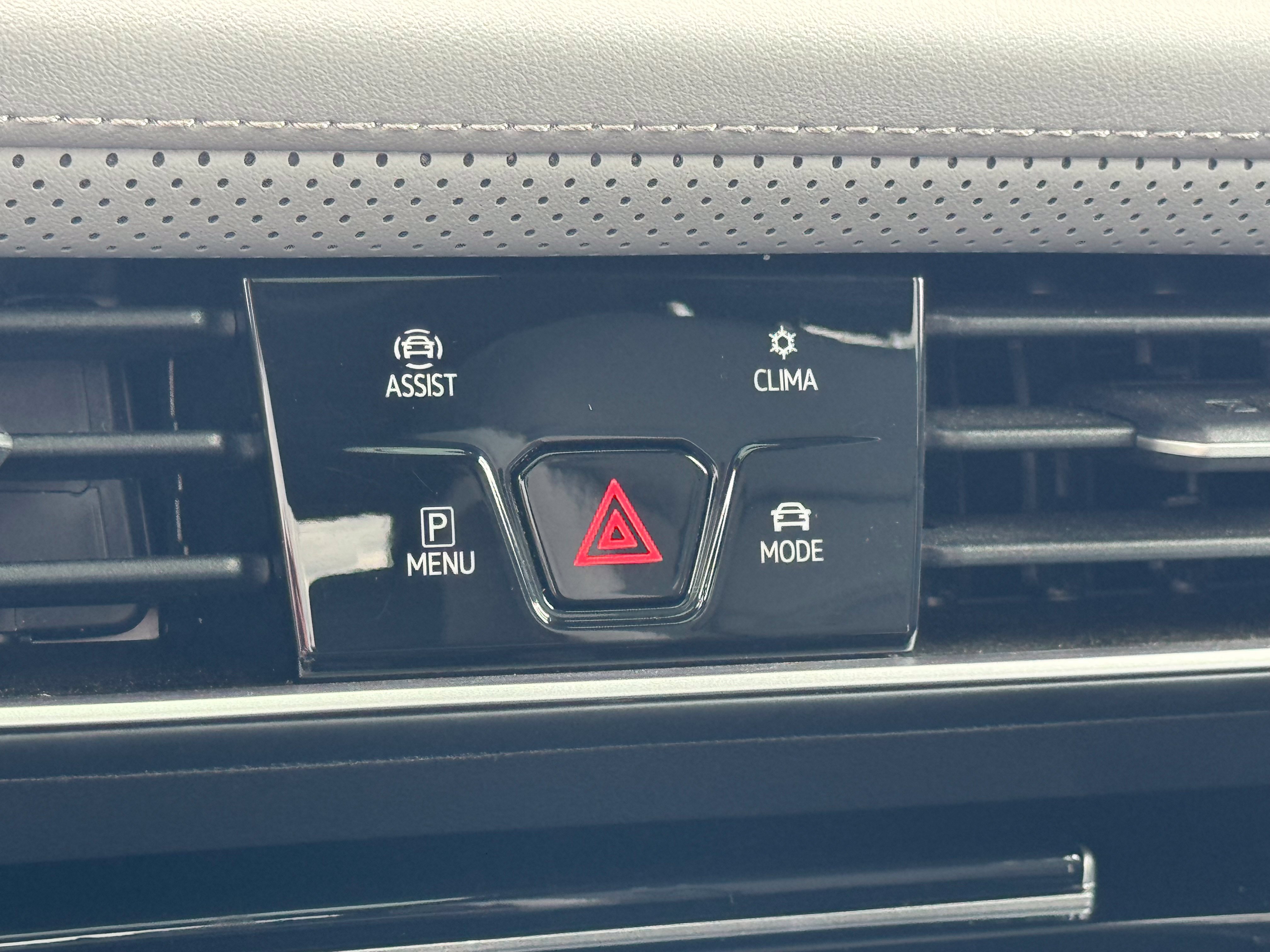 Used 2024 Volkswagen Atlas Peak Edition SEL AWD/4WD image 50