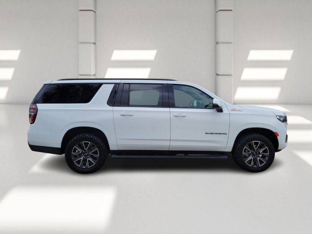 Used 2023 Chevrolet Suburban Z71 w/ Luxury Package AWD/4WD image 4