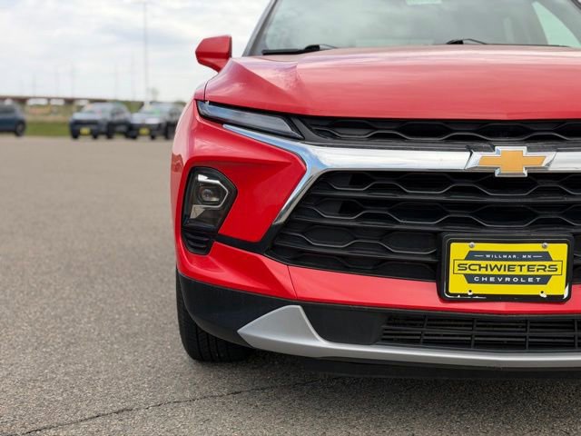 Used 2025 Chevrolet Blazer LT AWD/4WD image 4