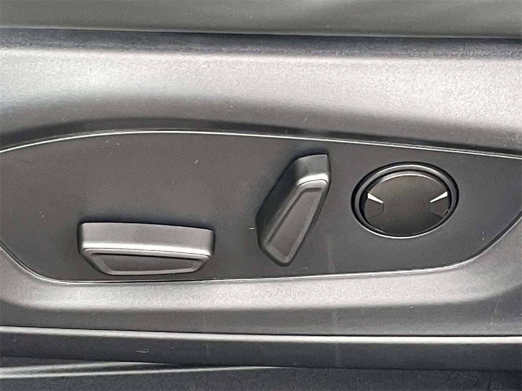 New 2026 Ford Explorer Active w/ Active Comfort Package image 13