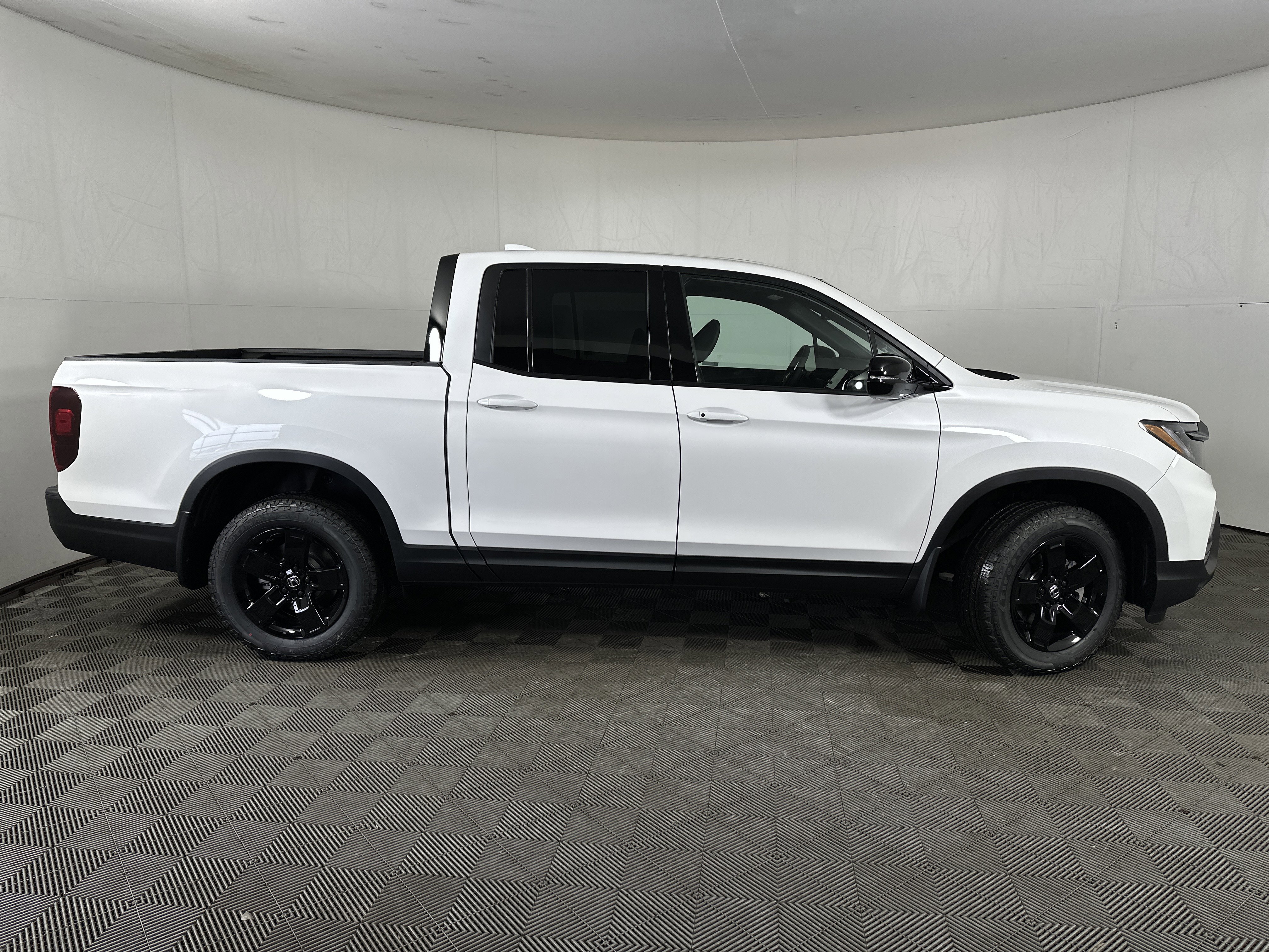 New 2026 Honda Ridgeline Black Edition image 8