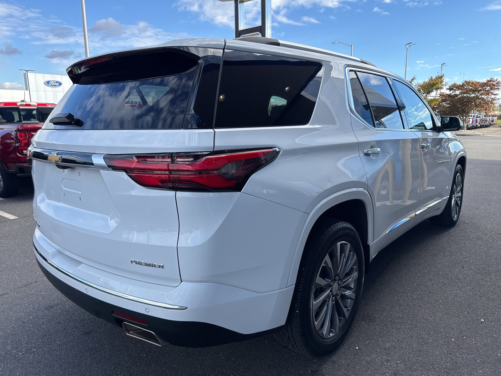 Used 2022 Chevrolet Traverse Premier image 6