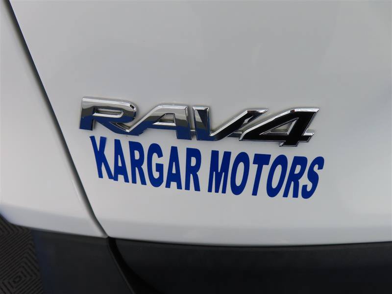 Used 2022 Toyota RAV4 XLE FWD image 13