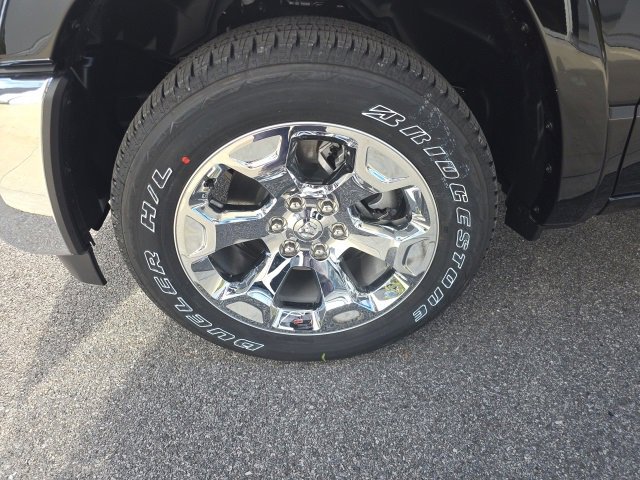 New 2026 RAM 1500 4x4 Crew Cab image 8
