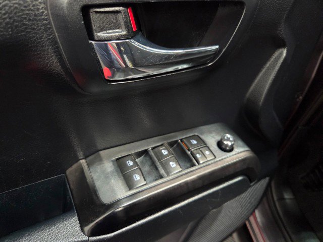 Used 2016 Toyota Tacoma TRD Sport image 36