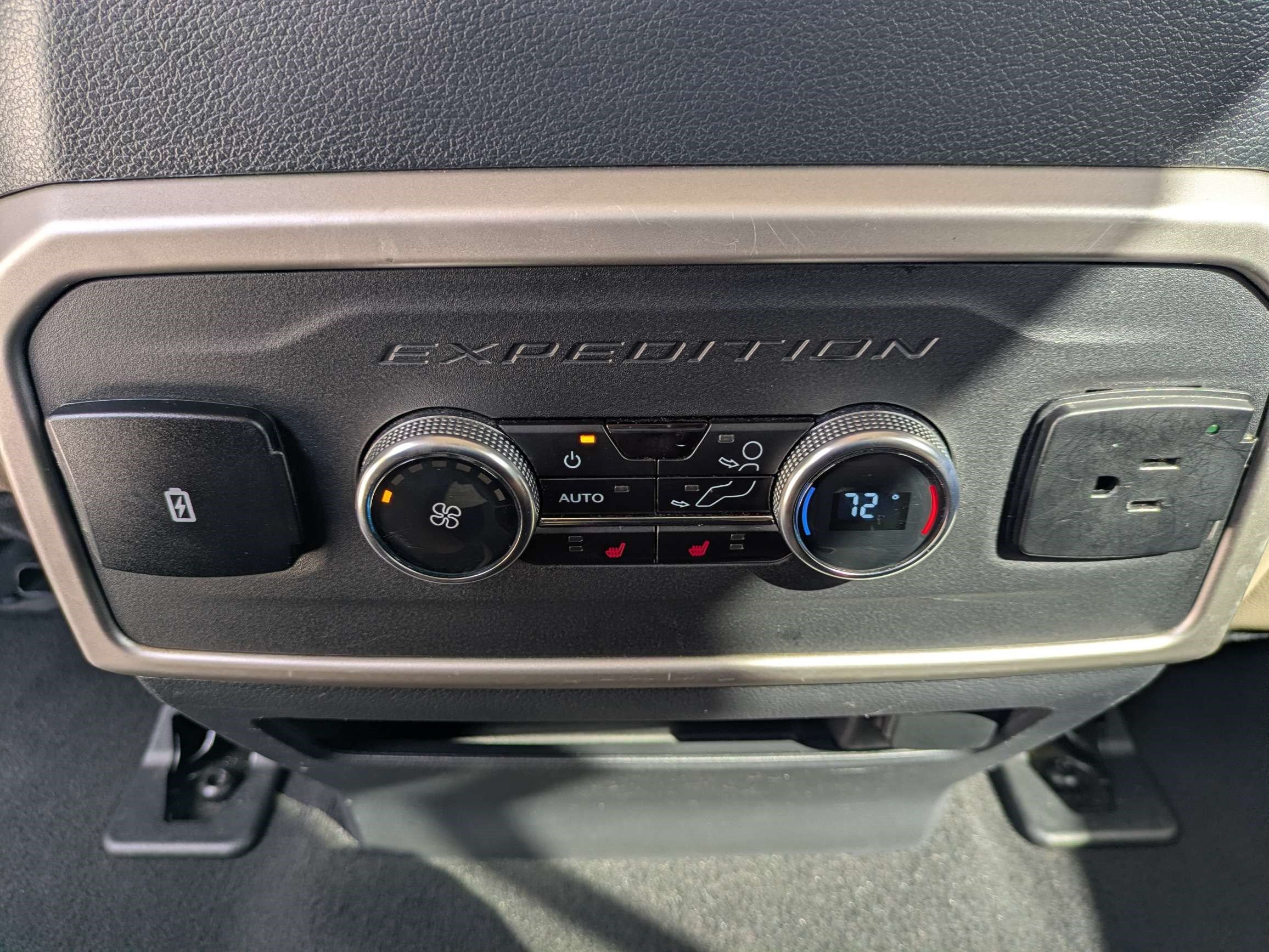 Used 2024 Ford Expedition Limited RWD image 20