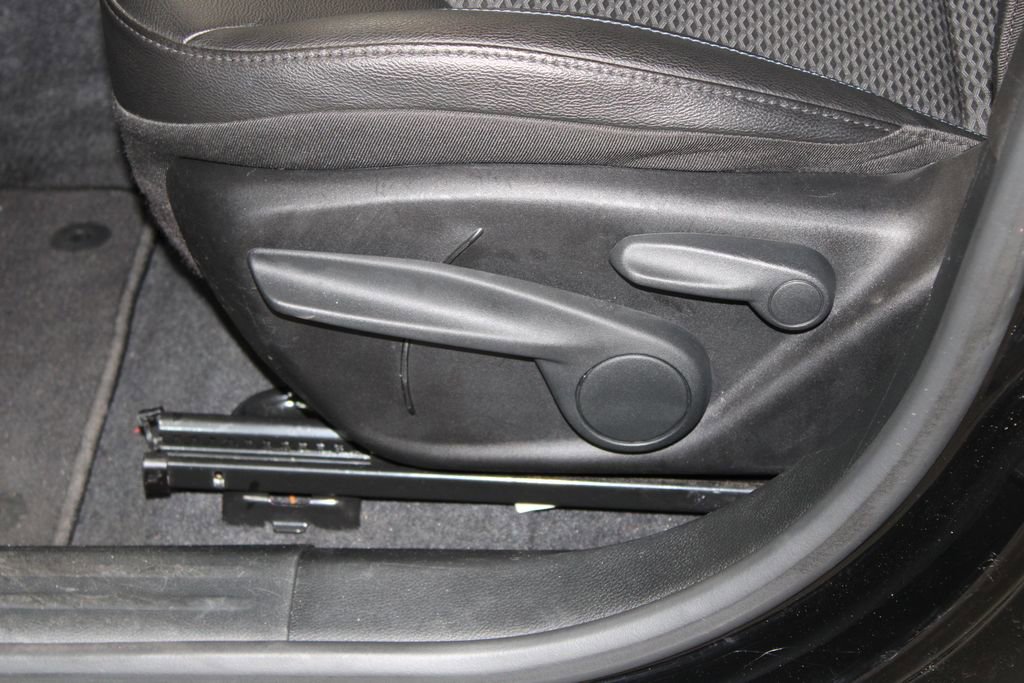 Used 2025 Jeep Compass Latitude image 14