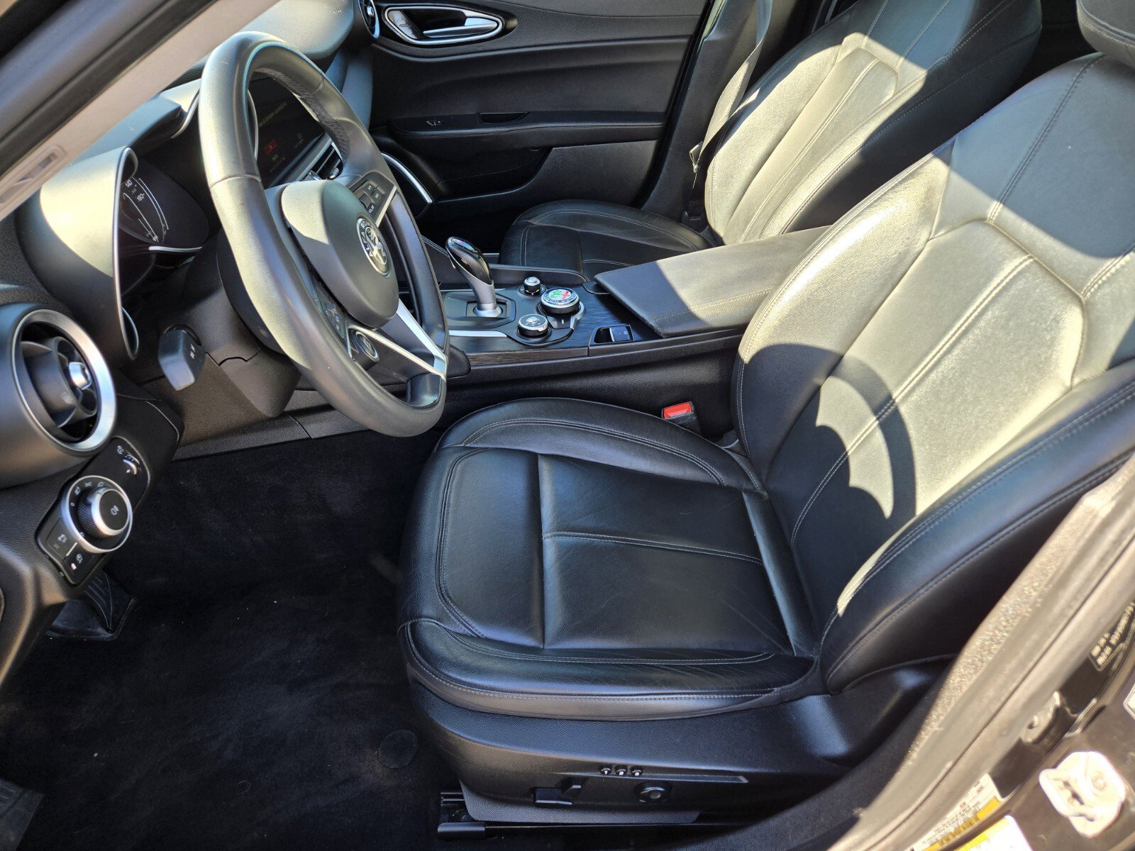 Used 2018 Alfa Romeo Giulia AWD image 10