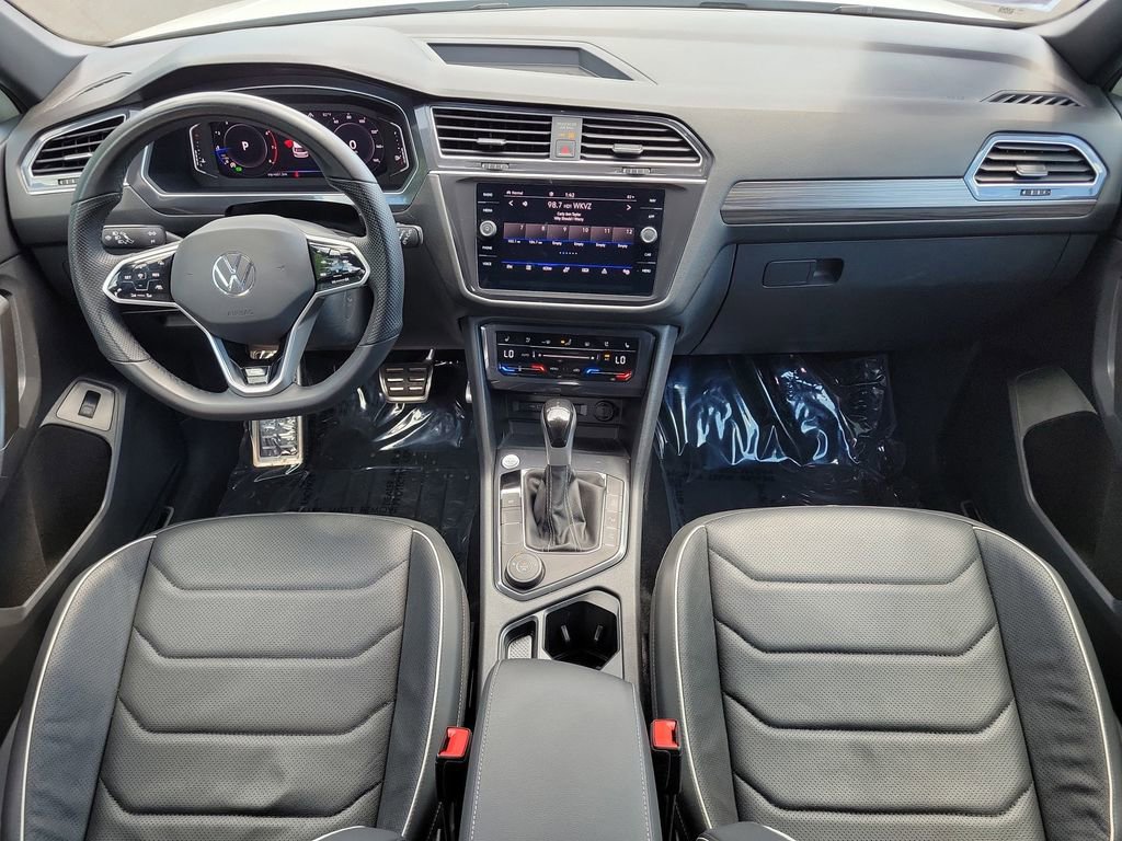 Used 2024 Volkswagen Tiguan SEL R-Line image 15