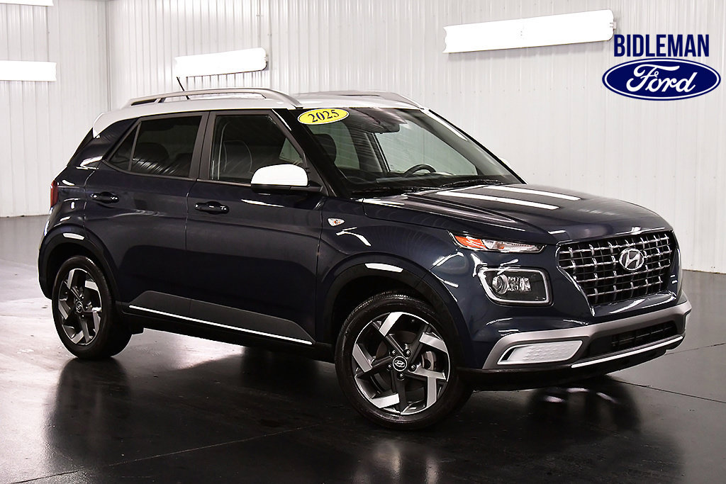 Used 2025 Hyundai Venue Limited FWD image 1