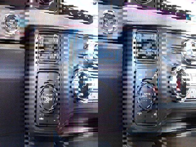 New 2026 Ford F250 Platinum image 25