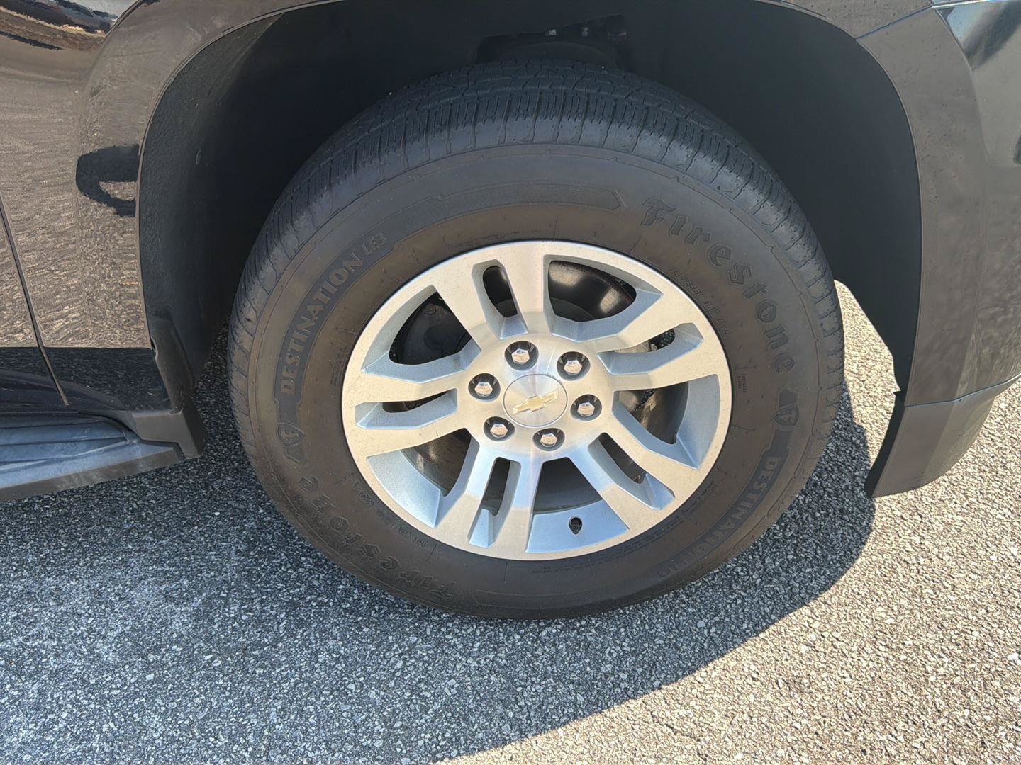 Used 2019 Chevrolet Suburban LT AWD/4WD image 4