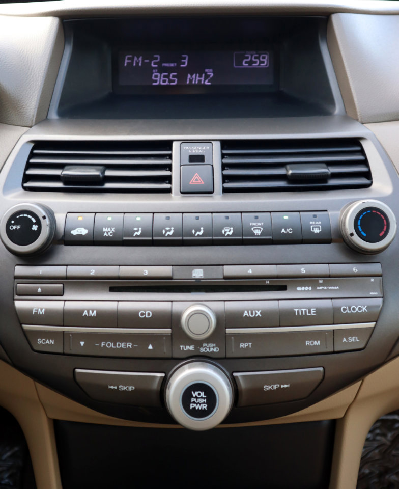 Used 2010 Honda Accord LX-P image 26