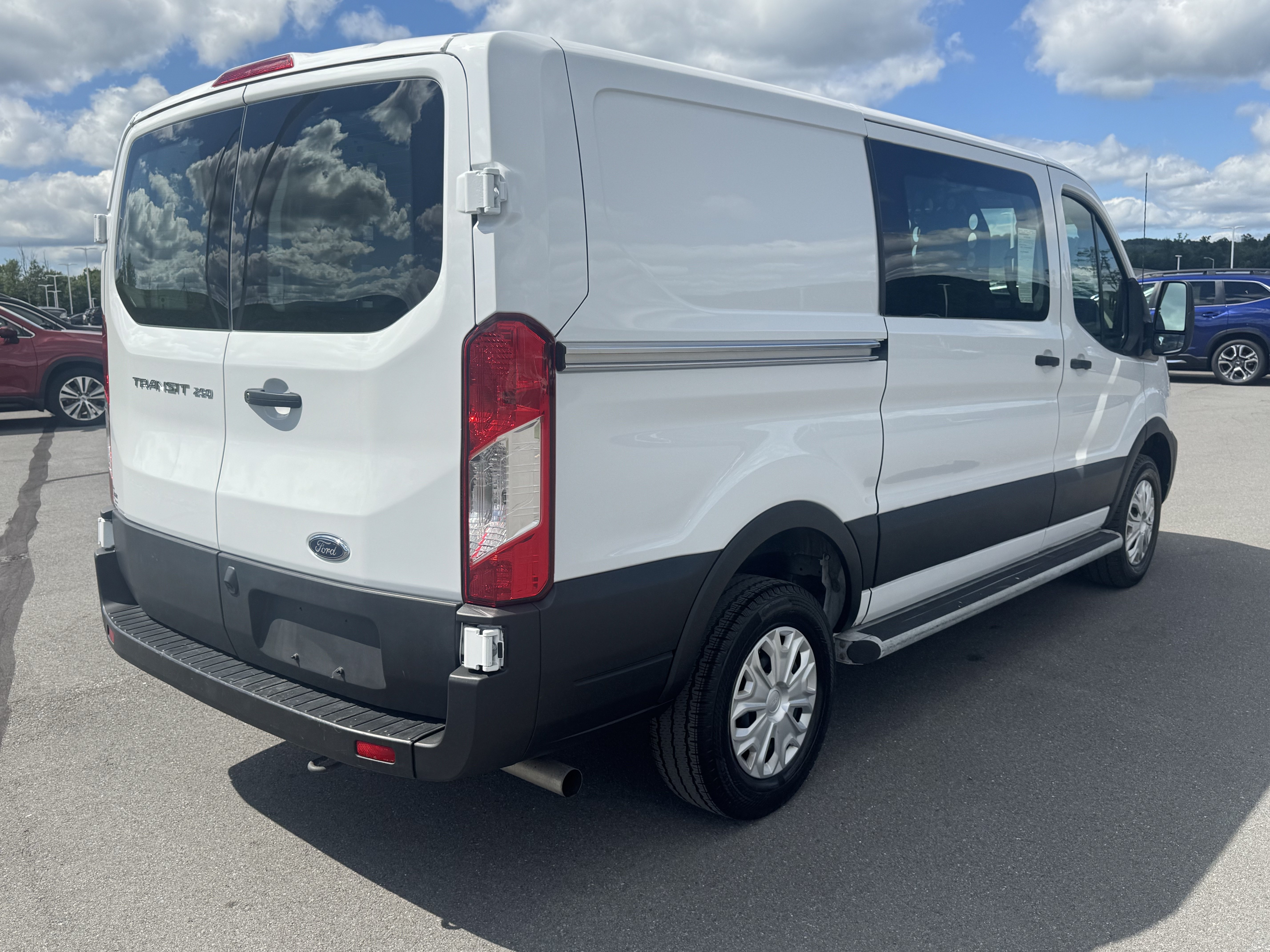Used 2025 Ford Transit 250 Low Roof w/ Exterior Upgrade Package RWD video 3