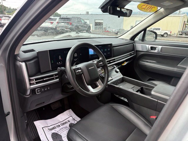 Used 2025 Hyundai Santa Fe SEL FWD image 3
