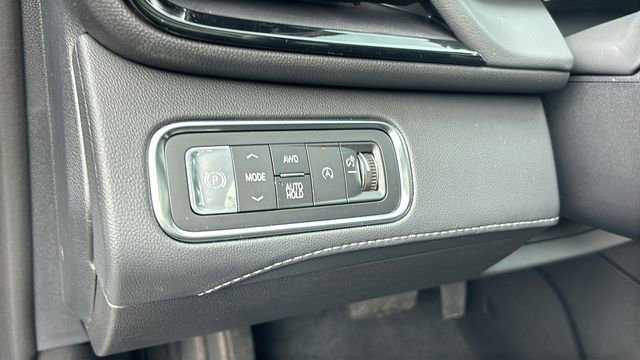 Used 2026 Buick Enclave Avenir w/ Super Cruise Package AWD/4WD image 16