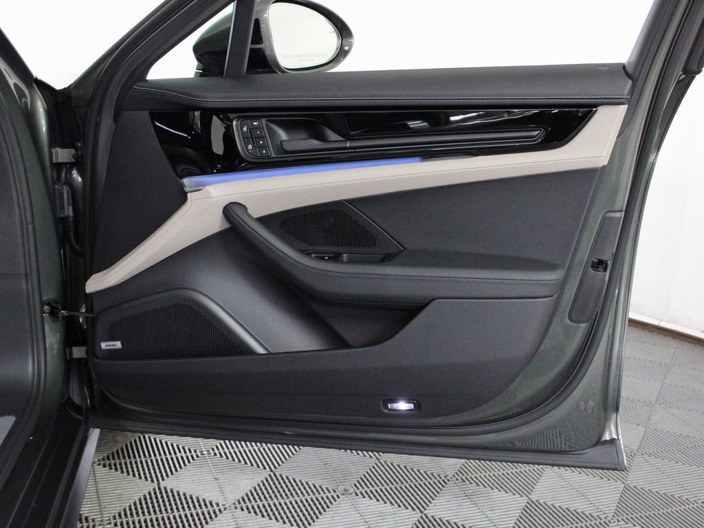 Certified 2026 Porsche Panamera 4 image 37
