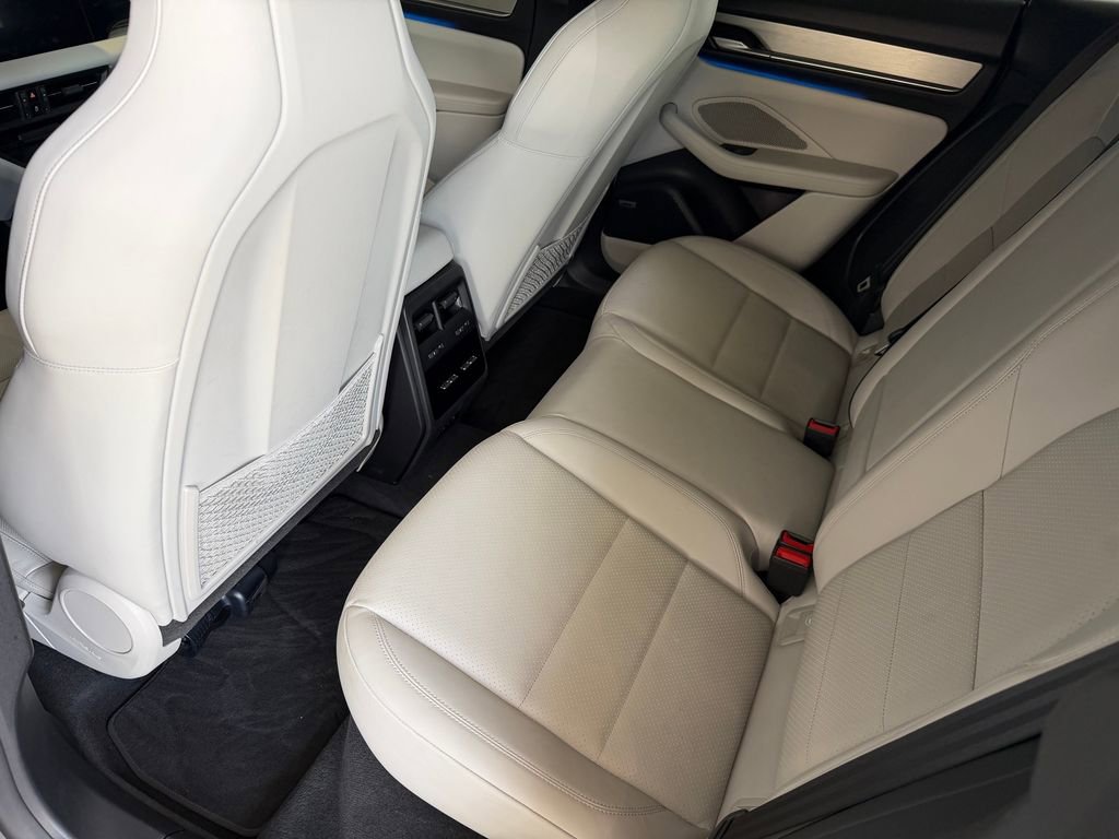 Certified 2024 Porsche Macan 4 Electric AWD/4WD image 28