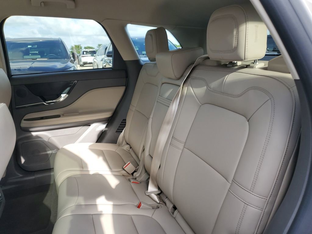 Used 2024 Lincoln Corsair FWD image 12