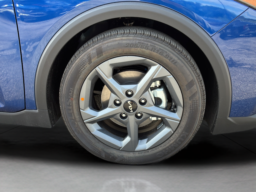 New 2026 Kia K4 FWD image 31