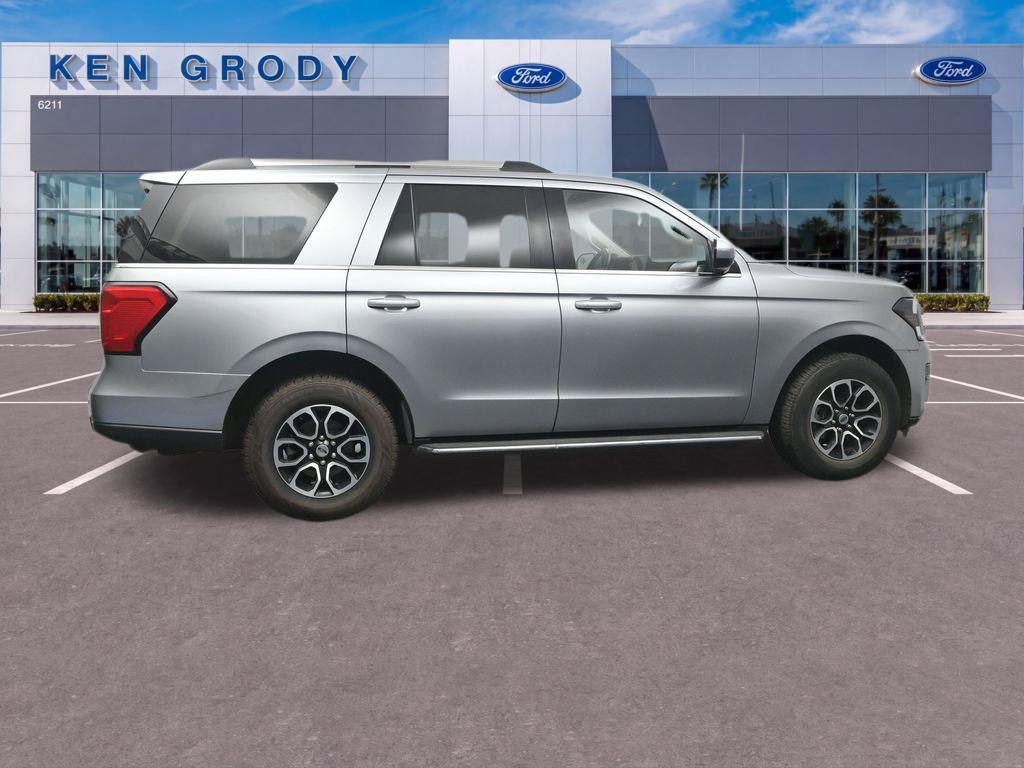 Used 2023 Ford Expedition XLT RWD image 6