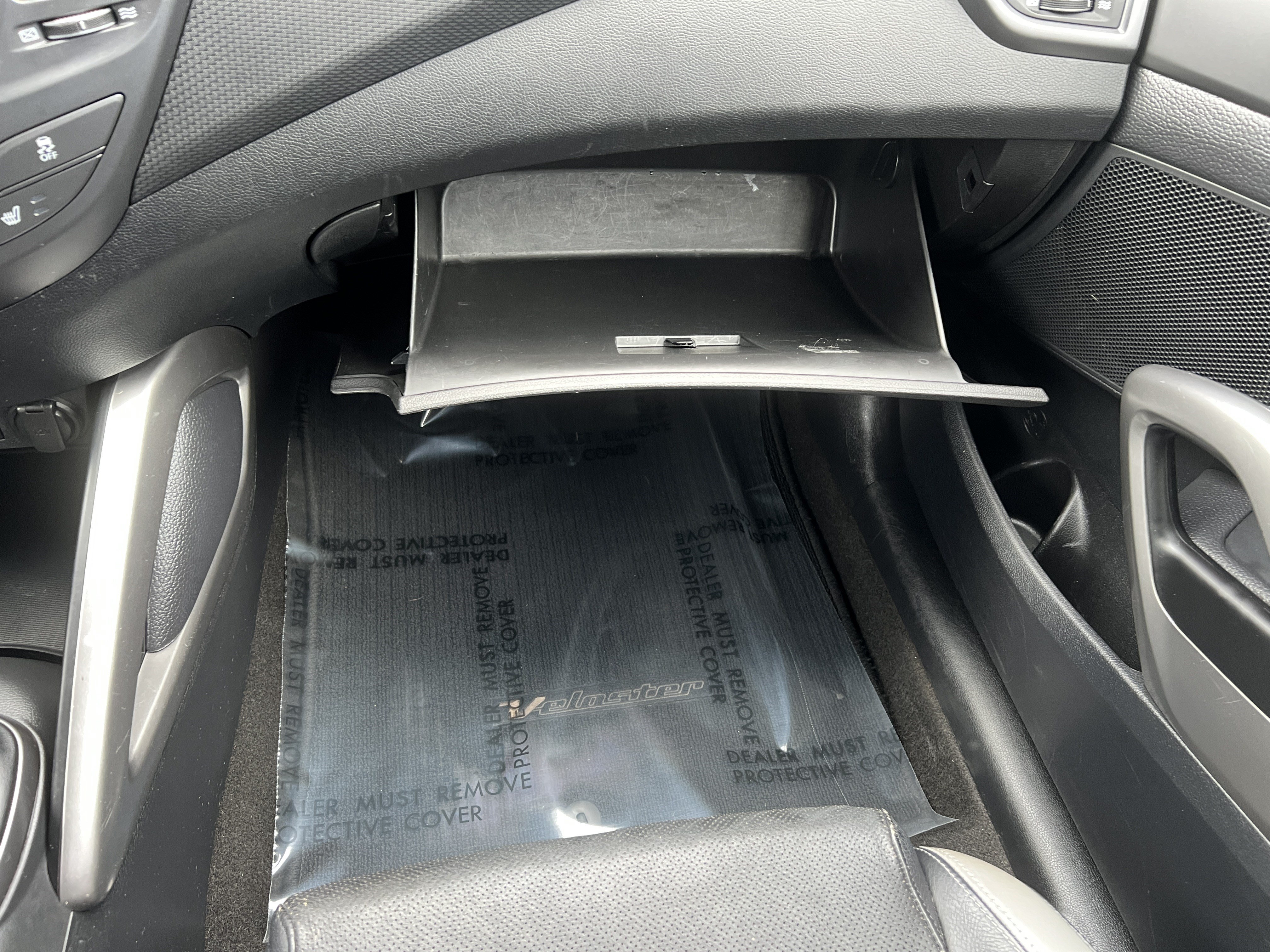 Used 2016 Hyundai Veloster Turbo FWD image 34