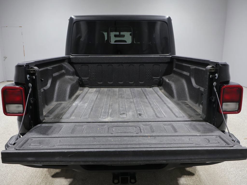 Used 2023 Jeep Gladiator Sport AWD/4WD image 5