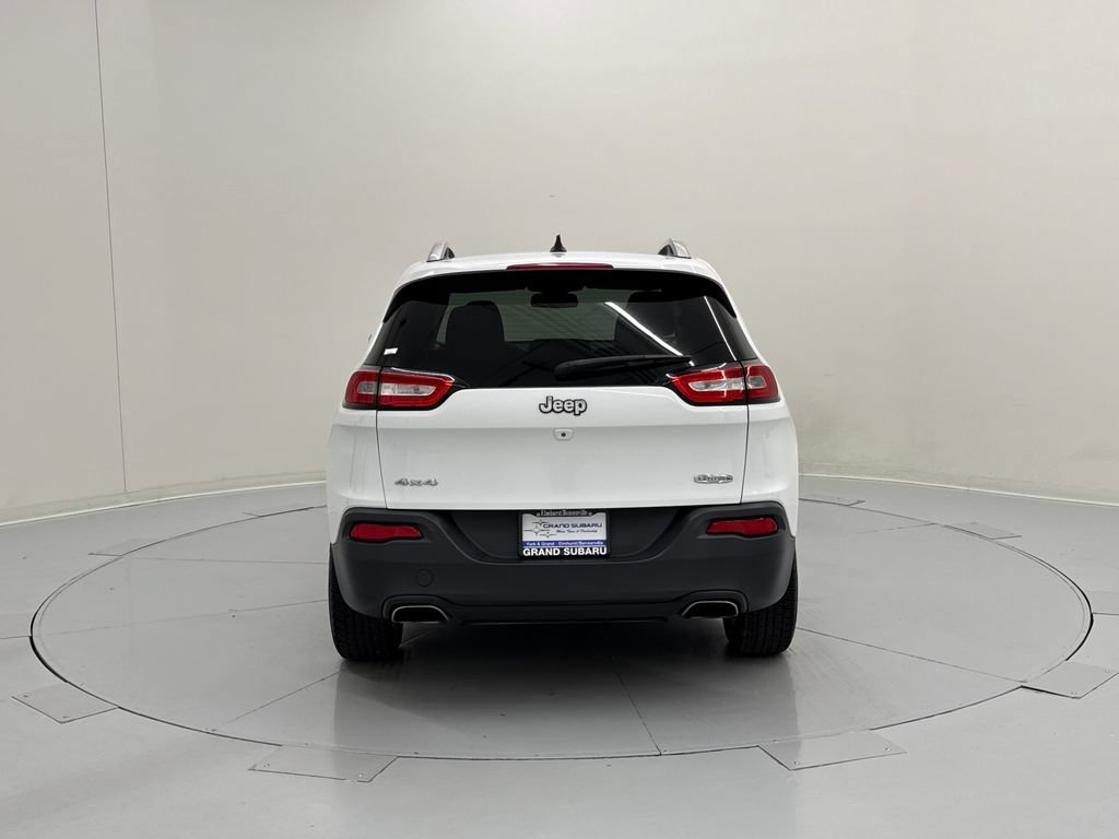 Used 2015 Jeep Cherokee Latitude w/ Cold Weather Group AWD/4WD image 4