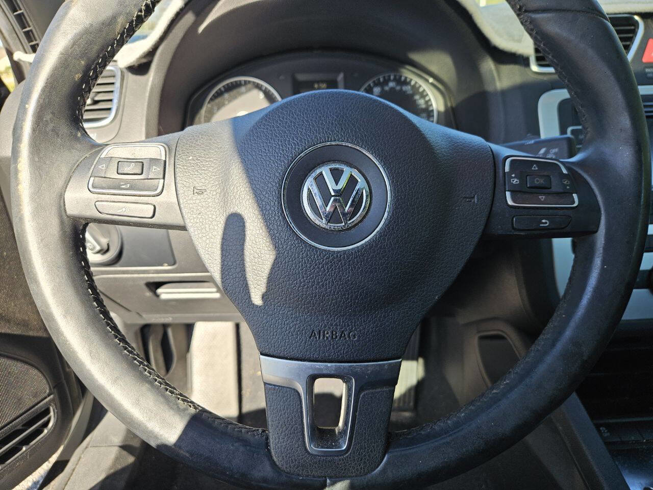 Used 2015 Volkswagen Eos Komfort FWD image 23