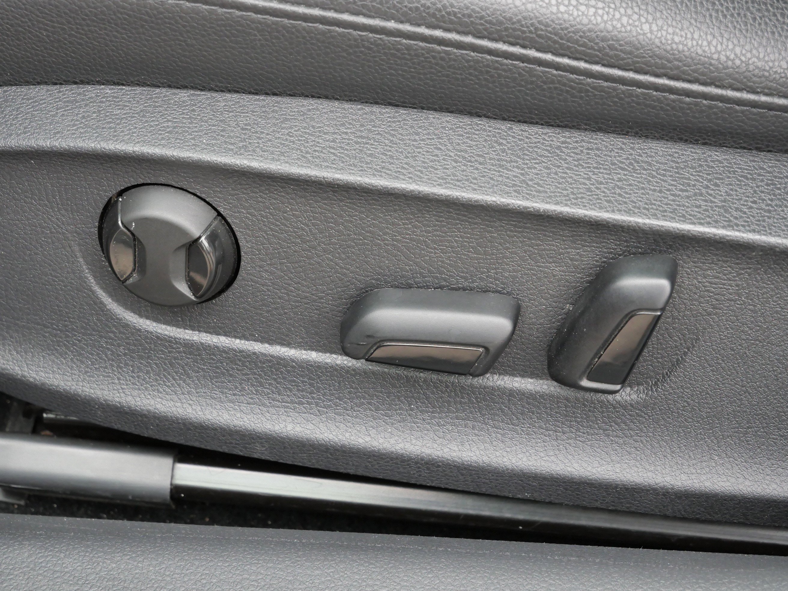 Used 2019 Volkswagen Passat 2.0T Wolfsburg image 20