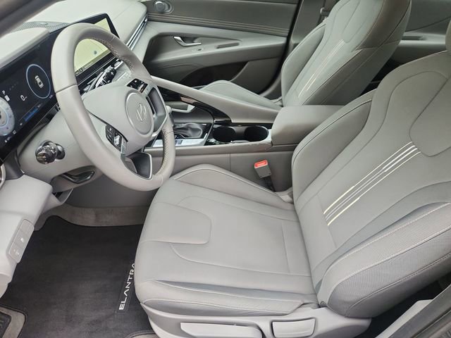 Used 2025 Hyundai Elantra SEL FWD image 20