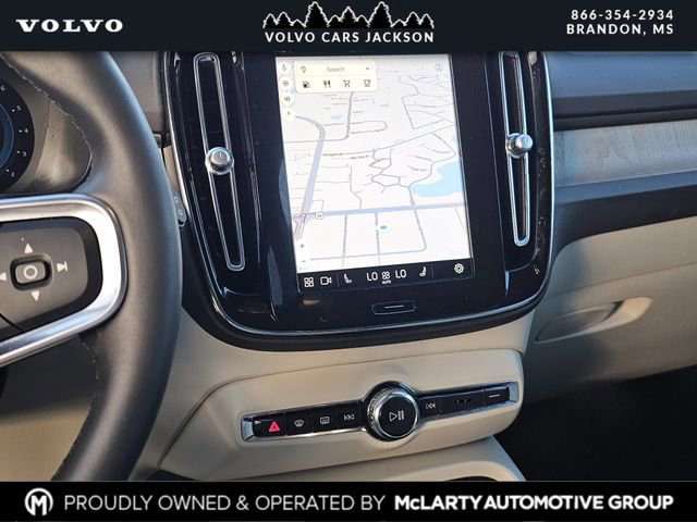 Used 2024 Volvo XC40 B5 Ultimate image 9
