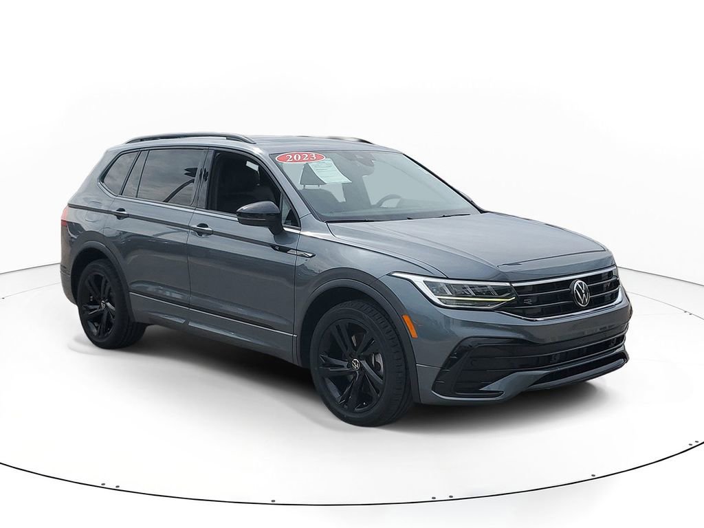 Certified 2023 Volkswagen Tiguan SE R-Line