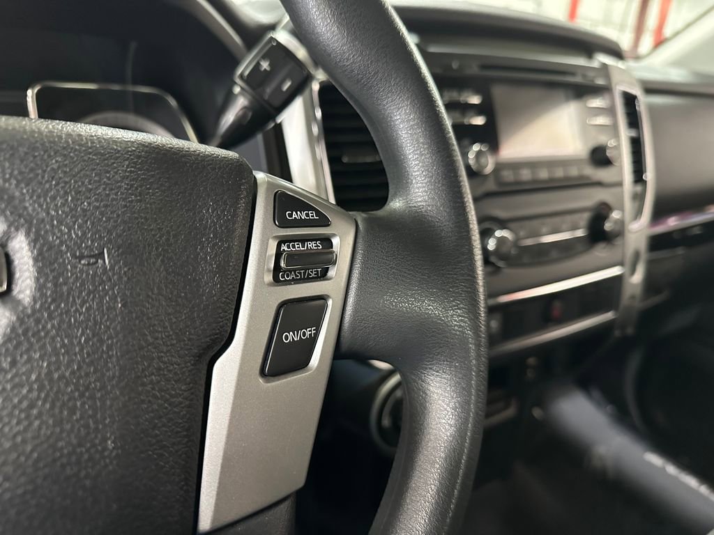 Used 2017 Nissan Titan SV image 15