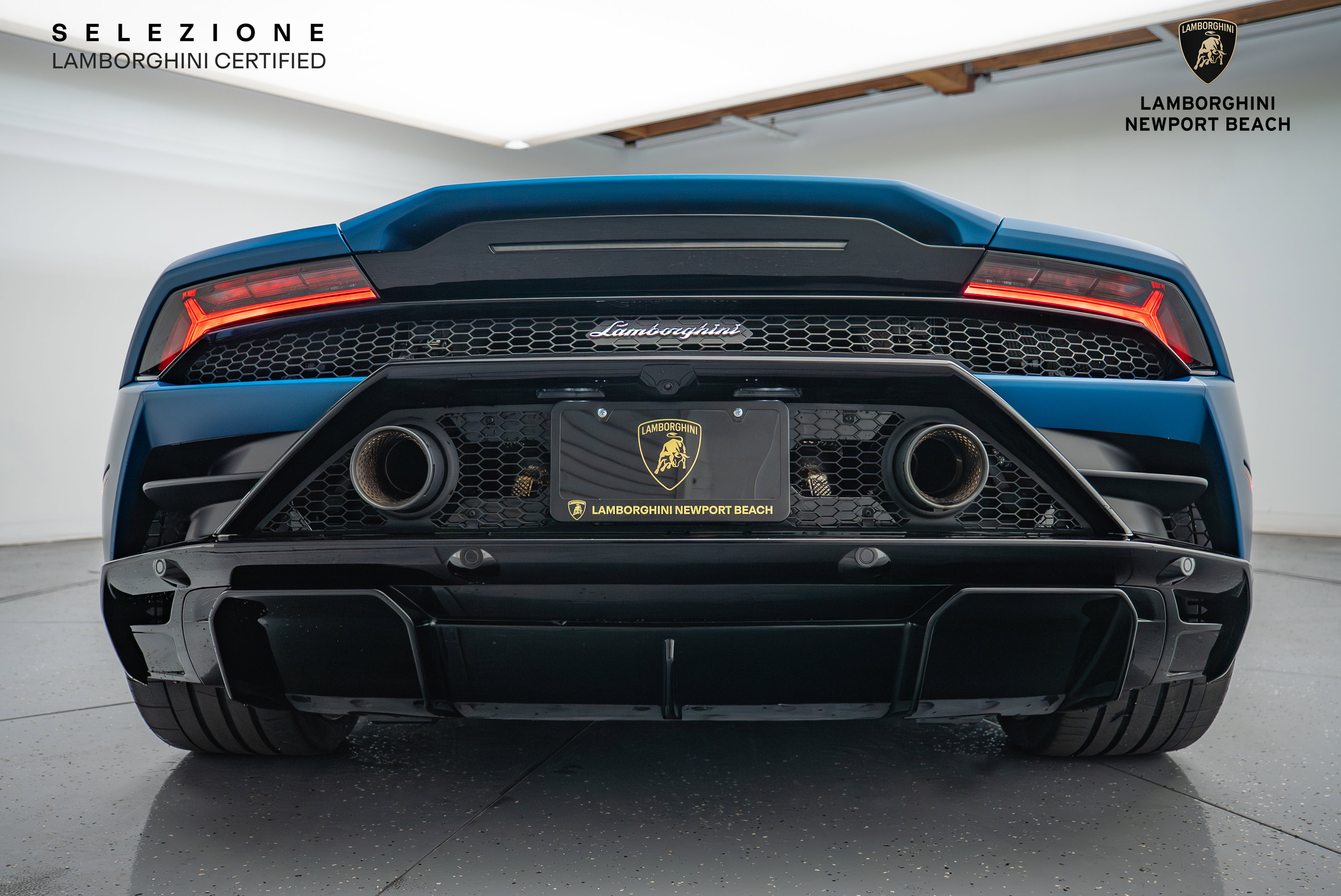 Used 2020 Lamborghini Huracan EVO image 16