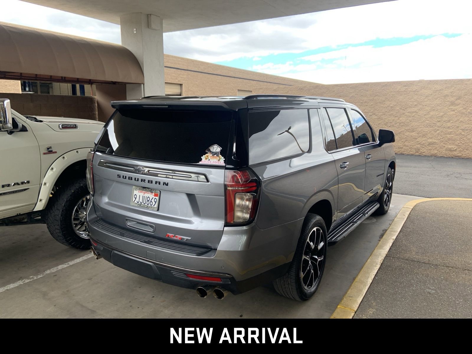 Used 2022 Chevrolet Suburban RST w/ Sport Performance Package AWD/4WD image 4