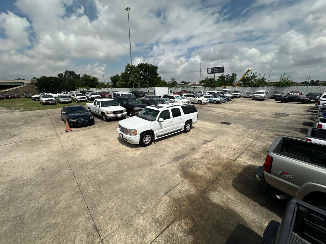 Used 2002 GMC Yukon XL Denali AWD/4WD image 59