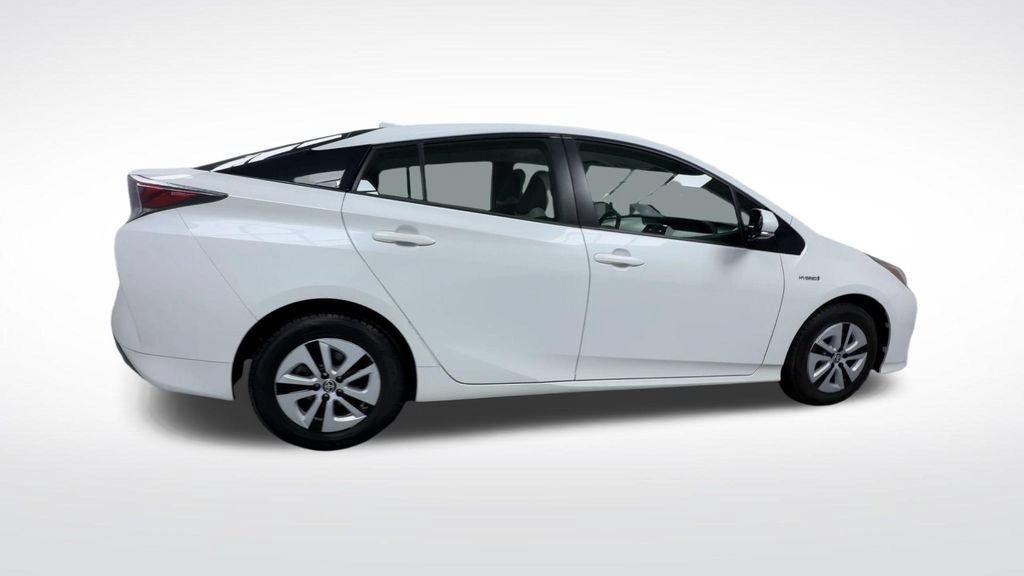 Used 2017 Toyota Prius Four FWD image 8