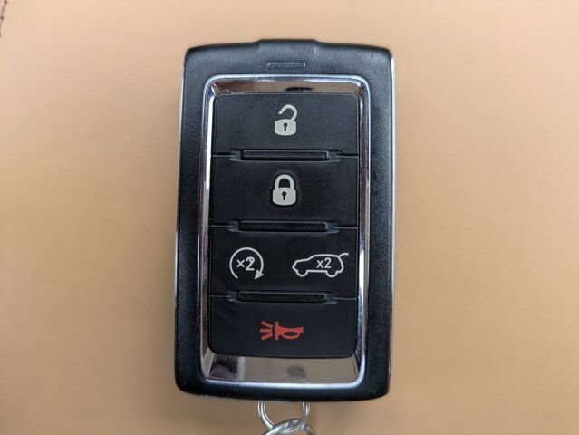 Used 2022 Jeep Grand Cherokee L Summit w/ Advanced Protech Group IV AWD/4WD image 33