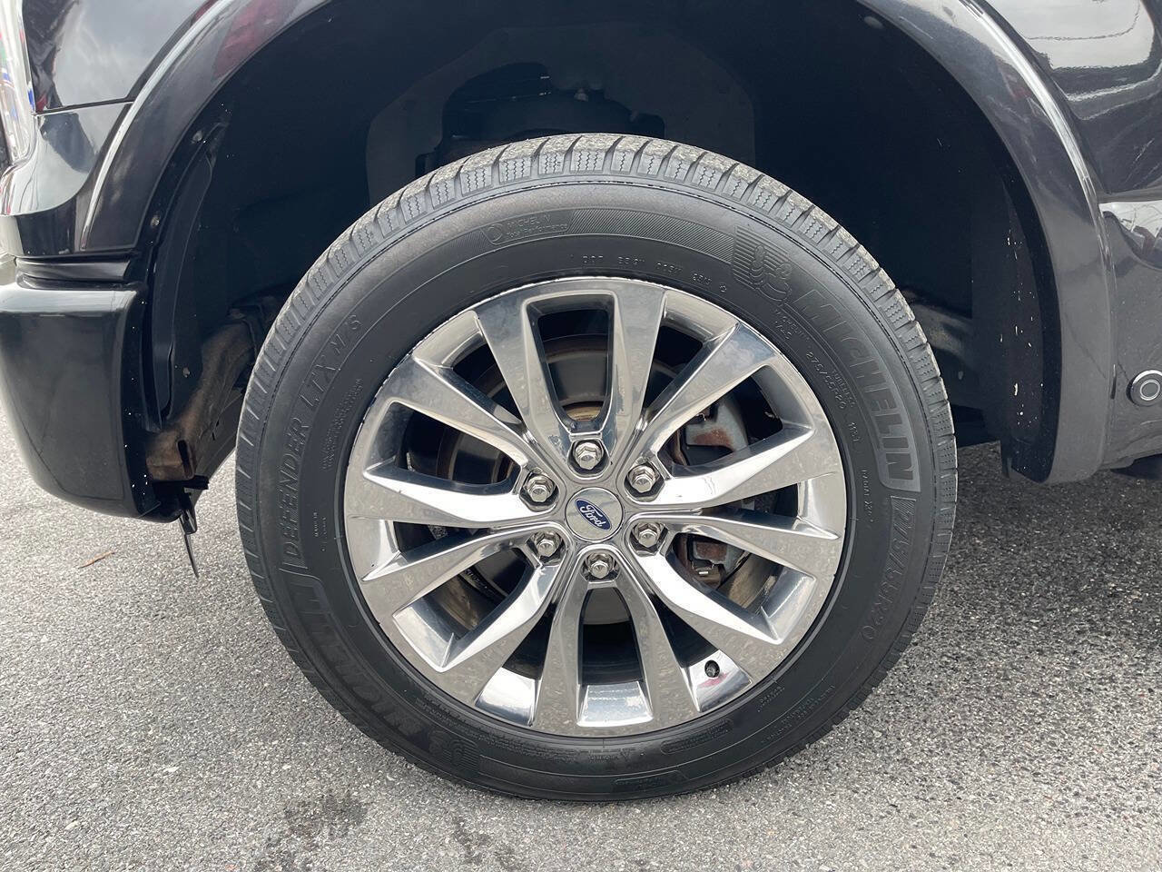 Used 2015 Ford F150 Platinum w/ Equipment Group 701A Luxury image 14