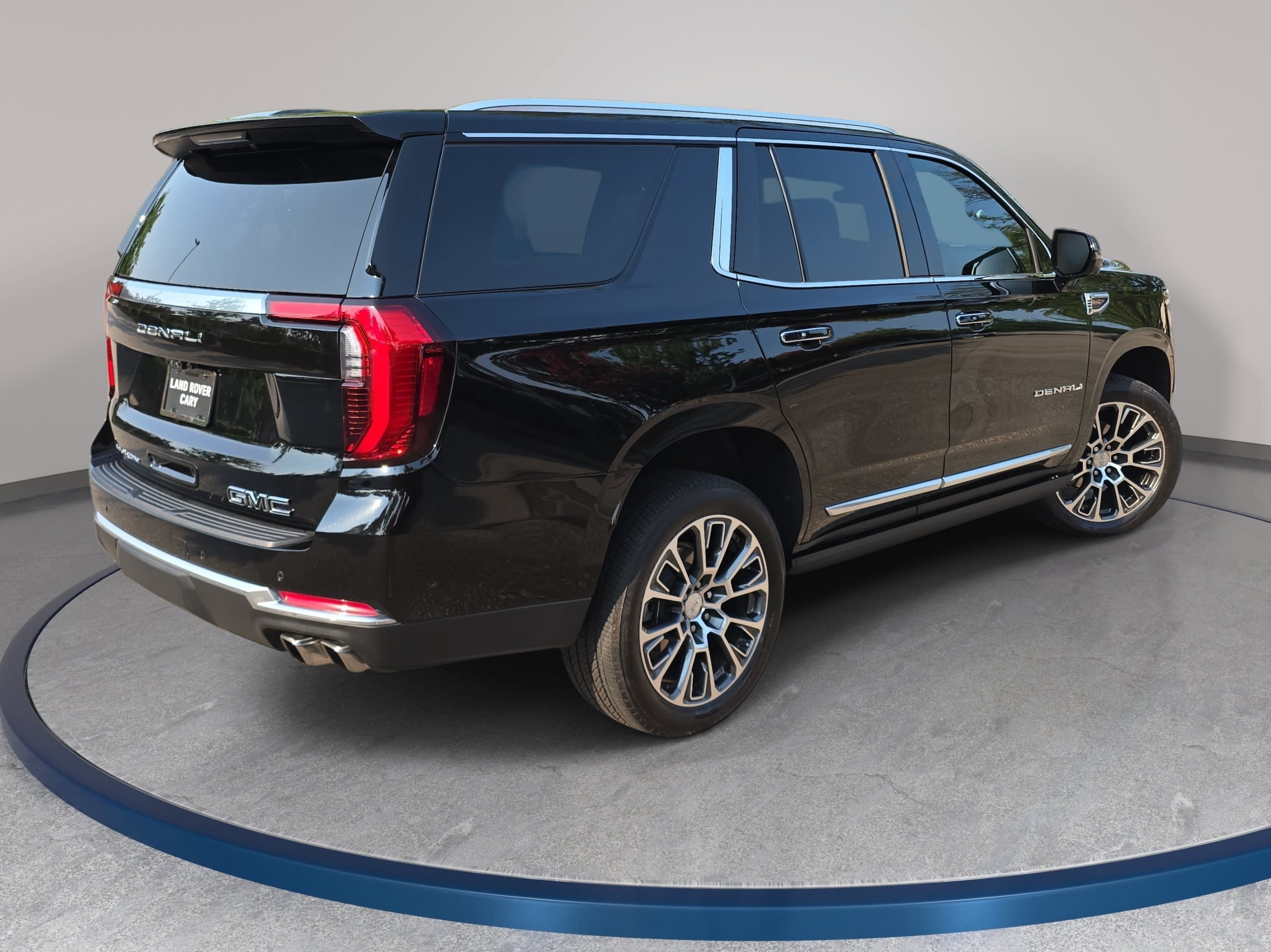Used 2025 GMC Yukon Denali w/ Denali Reserve Package AWD/4WD image 5
