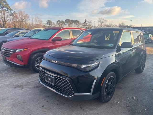Used 2023 Kia Soul EX image 3