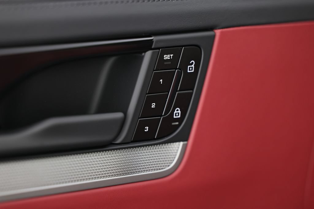 New 2026 Porsche Cayenne Coupe AWD/4WD image 20