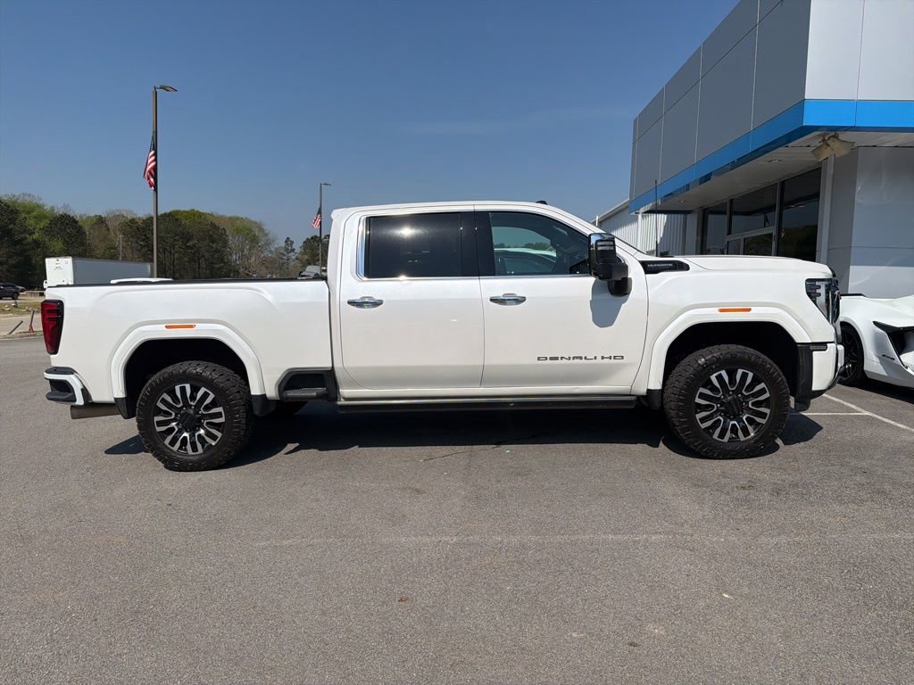 Used 2024 GMC Sierra 2500 Denali Ultimate AWD/4WD image 9