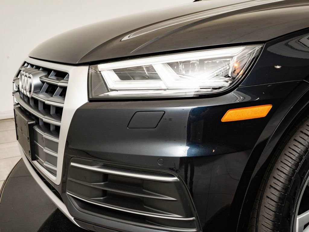 Used 2020 Audi Q5 Premium AWD/4WD image 3